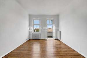 *Provisionsfrei! Handwerkerwohnung: renovierungsbedürftige 2 Zi.-Altbauwohnung mit Balkon unweit vom