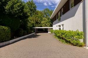 Architektur, Design und Qualität auf hohem Niveau: Moderne Familienvilla mit Skylineblick in Toplage – Die vollständige Adresse der Immobilie erhältst du vom Anbieter., 61462 Königstein im Taunus – Vorschaubild 2