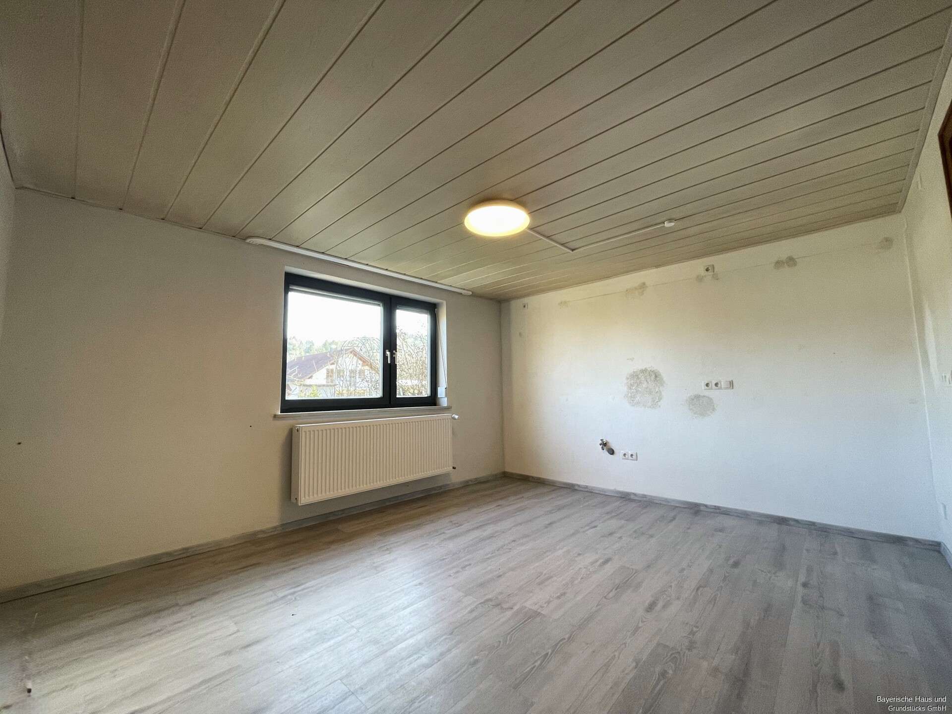 Immobilie in Winzer - Schönes Zweifamilienhaus mit Garten - familienfreundlich & vielseitig! - Bild 4