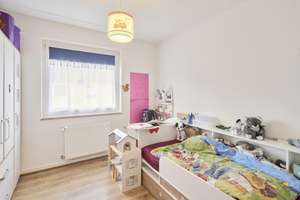 Lichtdurchflutete moderne 5-Zimmer-Eigentumswohnung mit Loggia in schöner Wohnlage von Westhoven – Die vollständige Adresse der Immobilie erhältst du vom Anbieter., 51149 Ensen, Köln – Vorschaubild 15