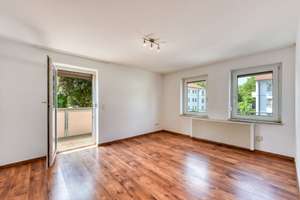 +++ modernisiert - 1.OG mit Süd-Balkon - inklusive Einbauküche - auf Erbbaurecht +++