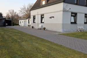 von privat: Riesengrundstück mit 2-FH in Delmenhorst-Neuendeel – Neuendeeler Weg 7, 27751 Ländlicher Norden, Delmenhorst – Vorschaubild 2