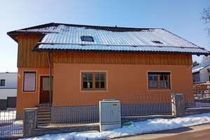 Großzügiges Einfamilienhaus mit Garage und Garten in Hengersberg – Bergmüllerstraße 12, 94491 Hengersberg – Vorschaubild 1