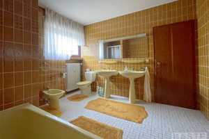 Großzügiges Zweifamilienhaus mit Garage u. Garten in idyllischer und ruhiger Lage – Hannover (Kreis) – Vorschaubild 7