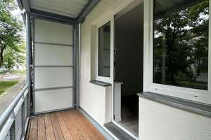 Wohnung im Hochparterre * großer Balkon