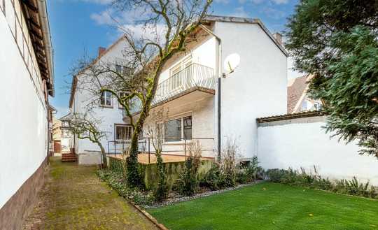 NEUER PREIS !!! Großzügiges Mehrgenerationenhaus – Renovierungsbedarf trifft auf ländlichen Charme!