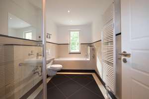 Stilvolle 2-Raum-Wohnung mit Balkon im liebevoll sanierten Baudenkmal im Leipziger Süden !