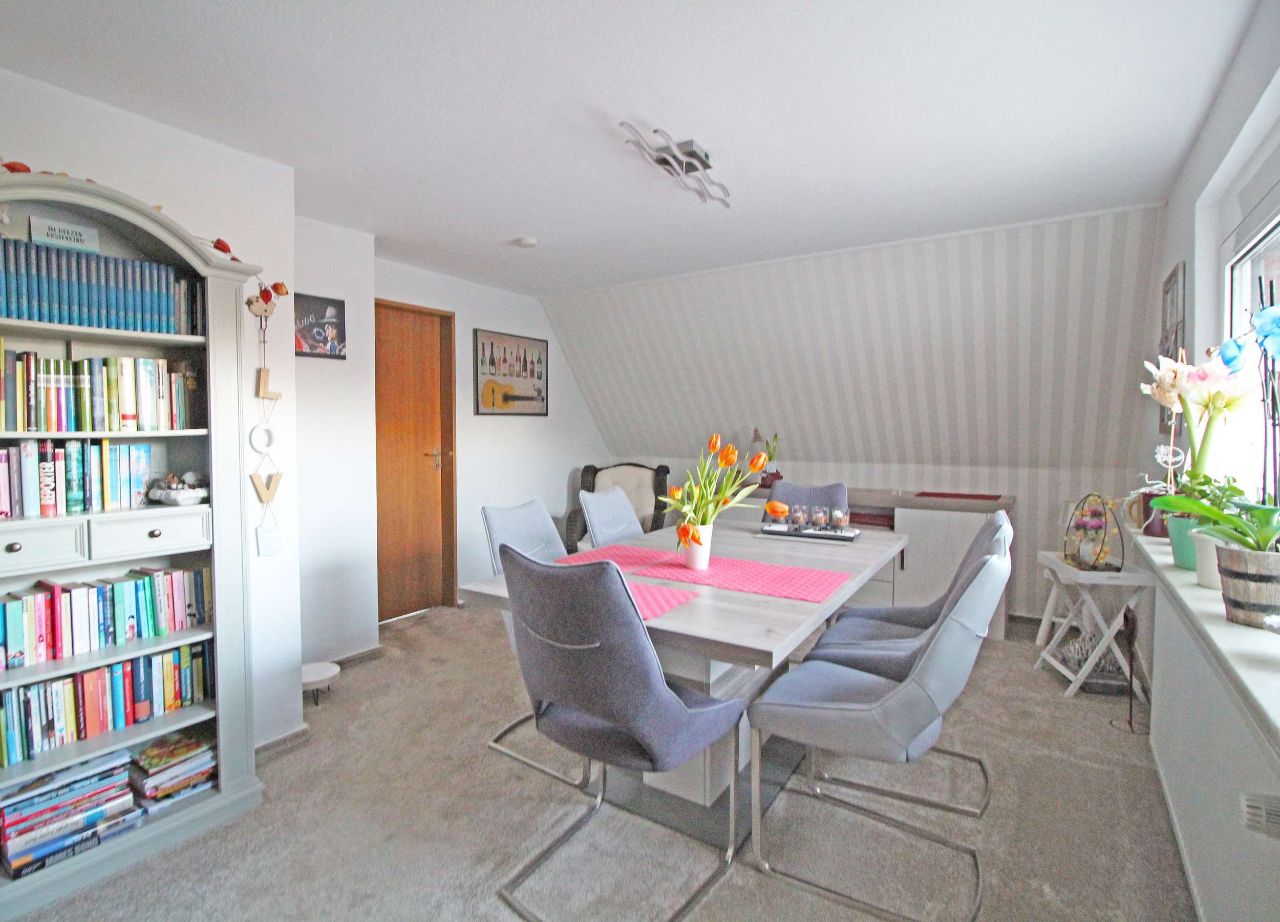 Immobilie in Wahlstedt - gepflegtes Zweifamilienhaus mit viel Nutzfläche in Wahlstedt - Bild 0