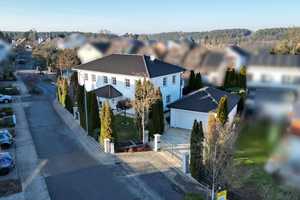 Villa mit luxuriöser Ausstattung – exklusive Lage zw. Nürnberg und Schwabach – Schwabach – Vorschaubild 1