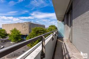 Modern wohnen im IN-TOWER – stilvolle 3 ZKB, EBK, Holzböden, TG, Balkon, Aufzug, IN-Nordbahnhof – 85049 Nordwest, Ingolstadt – Vorschaubild 6
