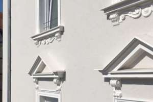 Lichtdurchflutete 2-Zimmer-Wohnung in sanierter Jugendstilvilla mit Stellplatz & EBK – Die vollständige Adresse der Immobilie erhältst du vom Anbieter., 93047 Ostenviertel, Regensburg – Vorschaubild 2