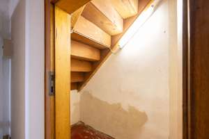 Für Handwerker: Sanierungsbedürftige Dachgeschosswohnung mit & 45 m² Nutzfläche – Düsseldorf-Heerdt – Krefelderstraße 52, 40549 Heerdt, Düsseldorf – Vorschaubild 9
