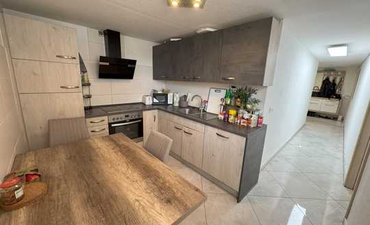Investmentchance: 2-Zi.-Wohnung leerstehend & möbliert im Yockhochhaus