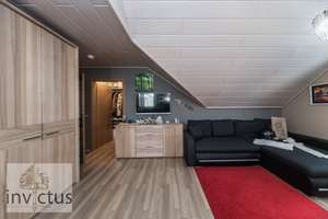 Wohnen mit Stil: Großzügiges Haus mit 6 Zimmern, Wintergarten, Doppelgarage, Kamin & Einliegerwhg! – Die vollständige Adresse der Immobilie erhältst du vom Anbieter., 74211 Leingarten – Vorschaubild 21