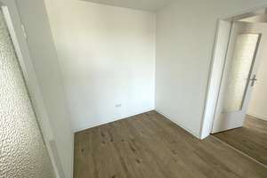 Familienfreundliche 4-Zimmer-Wohnung mit neuem Bad in Wolfsburg – Über dem Wechsel 14, 38448 Vorsfelde, Wolfsburg – Vorschaubild 7