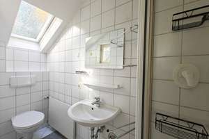 928 m² Grundstück, Charmantes Fachwerkhaus mit Ausbaureserve - Wohnen & Arbeiten unter einem Dach – Württemberger Str. 20, 72768 Rommelsbach, Reutlingen – Vorschaubild 18