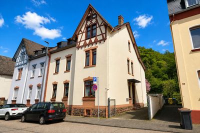 Frisch renovierte Altbauwohnung mit Einbauküche und Gartennutzung