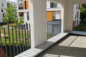 Bodentiefe Fenster - sehr helle, repräsentative 2 Zimmer Wohnung mit Einbauküche und Loggia – An der Lingenmühle 6, 41061 Gladbach, Mönchengladbach – Vorschaubild 4