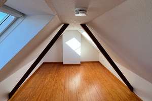 Schöne Dachgeschosswohnung über 2 Etagen Nähe Schrevenpark/Wilhelmplatz – Wörthstraße 12, 24116 Schreventeich, Kiel – Vorschaubild 6