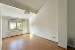Gepflegte Niedrigenergie-DHH in toller Lage mit gr. Garage, überd. Terrasse, kleinem Garten + EBK – Die vollständige Adresse der Immobilie erhältst du vom Anbieter., 76676 Graben-Neudorf – Vorschaubild 9