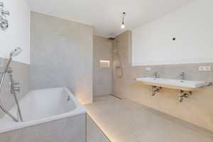 GOLISCH.immo | Exklusive 3-Zimmer-Wohnung am beliebten Flößerpark in Augsburg – Hanauer Straße 6, 86165 Augsburg – Vorschaubild 3