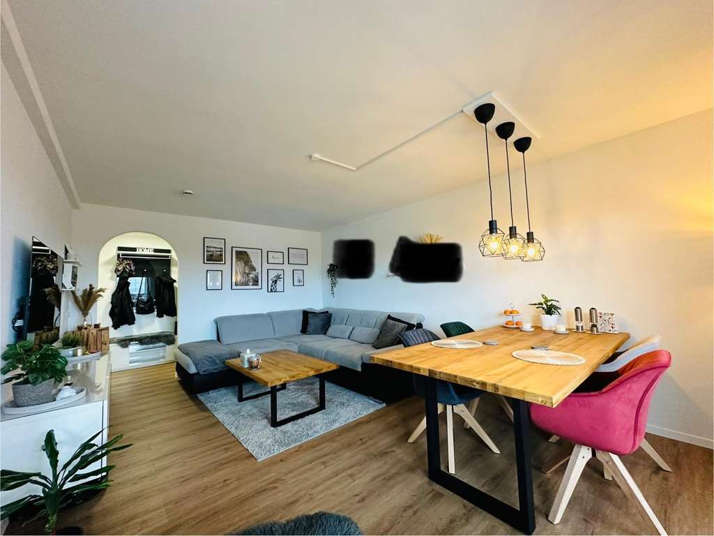 Stilvolle, modernisierte 3-Zimmer-Wohnung mit Balkon und EBK in Ostfildern