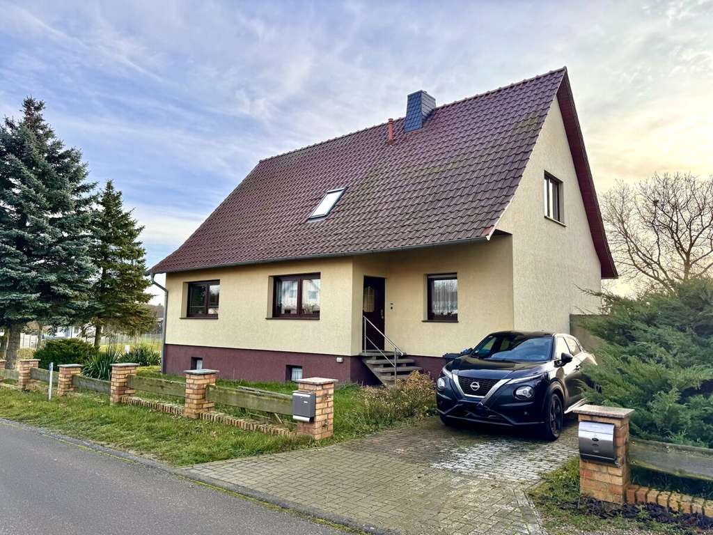 Immobilie in Gartz (Oder) - HORN IMMOBILIEN ++ Einfamilienhaus in Tantow mit Einbauküche, Garage und großem Grundstück - Bild 1