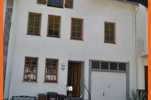 Schönes u ruhig gelegenes Haus in Manubach. 2 Bäder, 6 Zi. davon 3-4 Schlafzimmer. Inkl. Hof