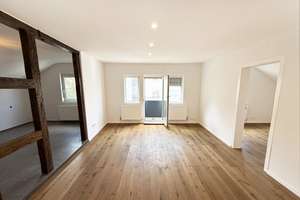 S-MITTE: Modernisierte Dachgeschoss-Wohnung in begehrter Lage – Die vollständige Adresse der Immobilie erhältst du vom Anbieter., 70182 Heusteigviertel, Stuttgart – Vorschaubild 1