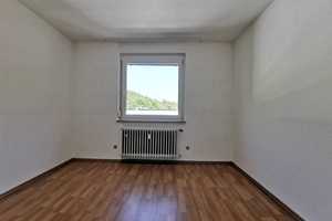 Helle 3-Zi.-Wohnung mit 2 Balkonen, Aufzug  – frisch gestrichen! – Hirsauer Straße 214, 75180 Pforzheim – Vorschaubild 4