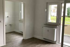 Zentral gelegen: renovierte 2 Zimmer, mit Balkon – Friedrich-Karl-Str. 4, 46045 Altstadt-Mitte, Oberhausen – Vorschaubild 3