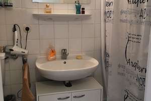 S-Ost: Sonnige, ruhig - am Waldrand gelegene - 2-Zimmer-Dachgeschosswohnung mit EBK in Stuttgart – Die vollständige Adresse der Immobilie erhältst du vom Anbieter., 70186 Gablenberg, Stuttgart – Vorschaubild 3