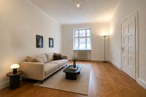 Beletage Altbauwohnung direkt am Winthirplatz