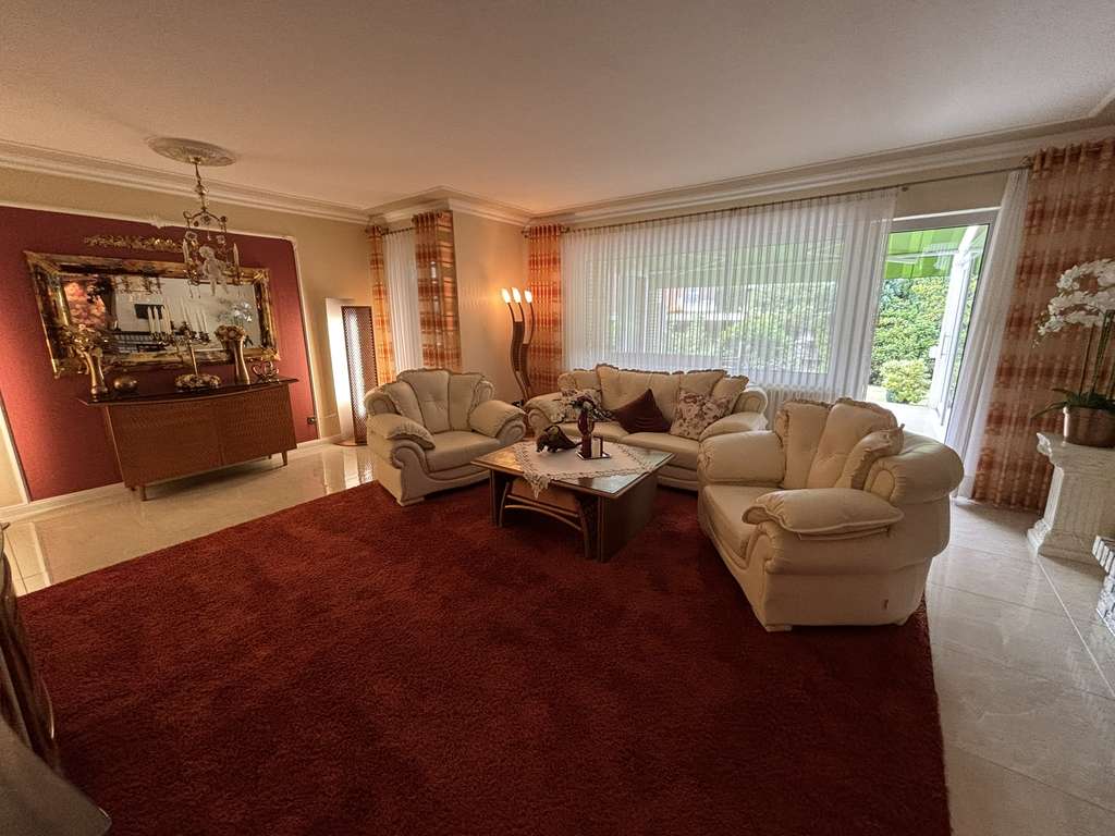 Immobilie in Cloppenburg - Exklusives Einfamilienhaus mit Swimmingpool in Cloppenburg zu verkaufen! - Bild 4