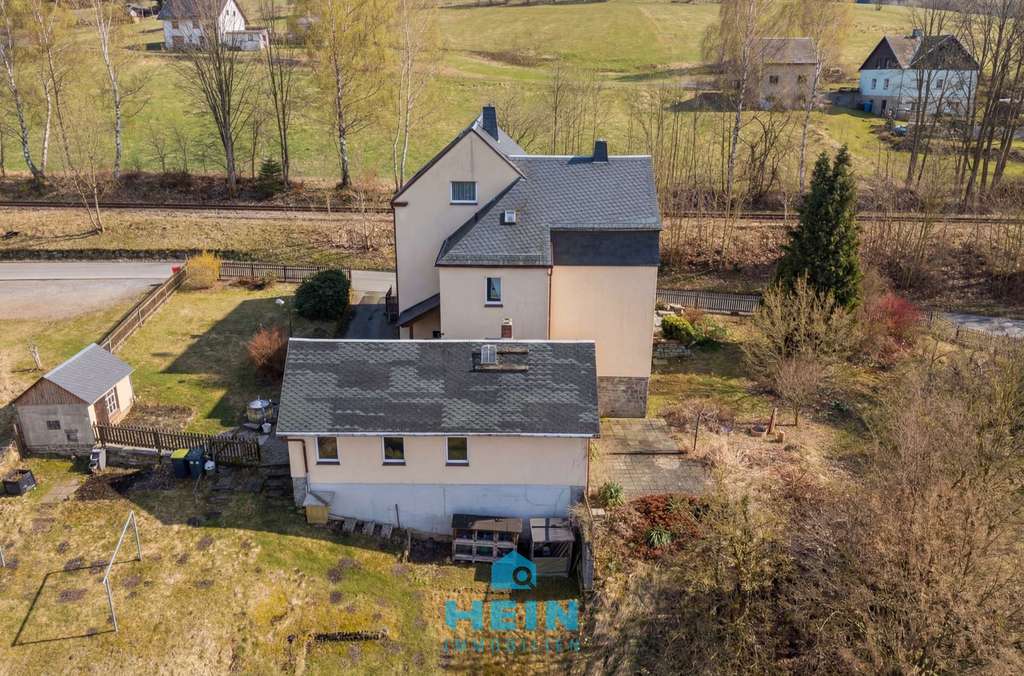 Immobilie in Lößnitz - Stabile Basis, starkes Potenzial – Dreifamilienhaus im Erzgebirge - Bild 1