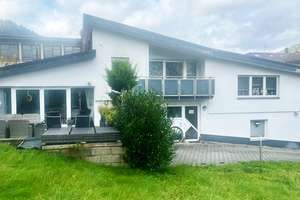 Außergewöhnliches EFH mit Einliegerwohnung und großem  Grundstück in Calmbach (Bad Wildbad) – Die vollständige Adresse der Immobilie erhältst du vom Anbieter., 75323 Bad Wildbad – Vorschaubild 2