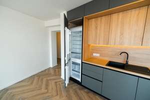 Urban wohnen mit Freiraum – 2-Zimmer-Neubauwohnung mit zwei Balkonen im Zentrum Augsburgs – Schmiedberg 6, 86152 Jakobervorstadt-Nord, Augsburg – Vorschaubild 2