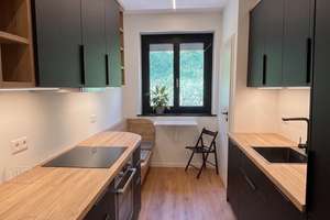 Stilvoll modernisierte Stadt-Oase mit Terrassenzugang, Gartenmitbenutzung und Klimaanlage