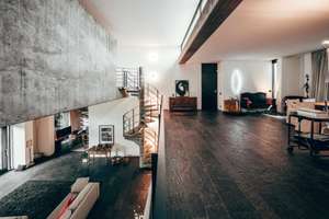 Rheinfront Df.-Niederkassel: Einfamilienhaus mit zusätzlichem Penthouse, Schwimmhalle & Nebengebäude