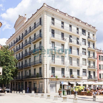 4-ZIMMER-WOHNUNG IN HISTORISCHEM GEBÄUDE, C/ DE FRANCESC EIXIMENIS