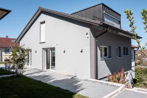 Exklusiv saniertes Einfamilienhaus in bevorzugter Wohnlage - Tannenberg – Die vollständige Adresse der Immobilie erhältst du vom Anbieter., 71032 Böblingen – Vorschaubild 2