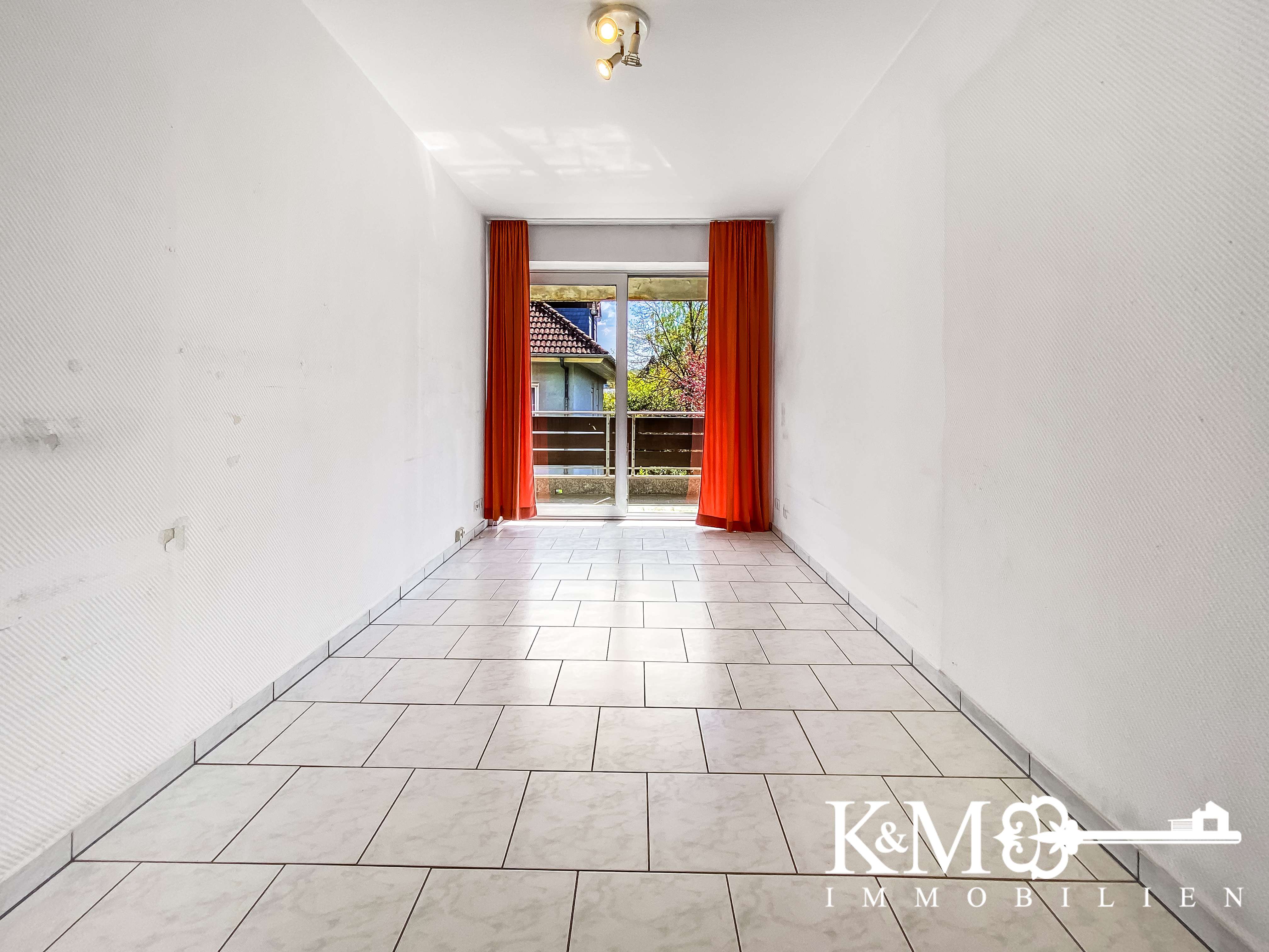 Großer Balkon, Stellplatz, Schwimmbad: attraktive Eigentumswohnung in Unkel, Neuwied Kreis – Bild 3