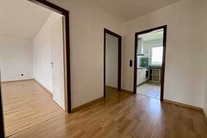 Helle 2,5-Zimmer-Wohnung mit EBK, Balkon & Garage– ruhig am Waldrand gelegen – Hildesheim (Kreis) – Vorschaubild 2