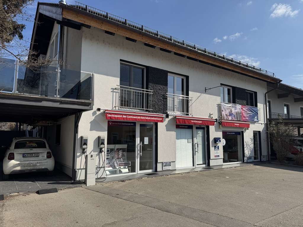 Immobilie in Pfaffing - EINZIGARTIG 2 x DHH mit 190m² 8 Zimmer + 3 Gewerberäume 110m² + Pool + PV Anlage 22kW - Bild 0