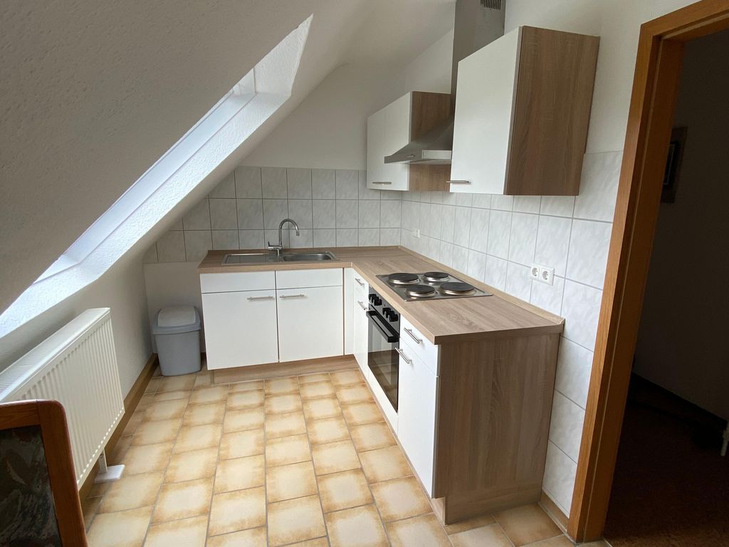 Schönes Zimmer mit Küche und Bad