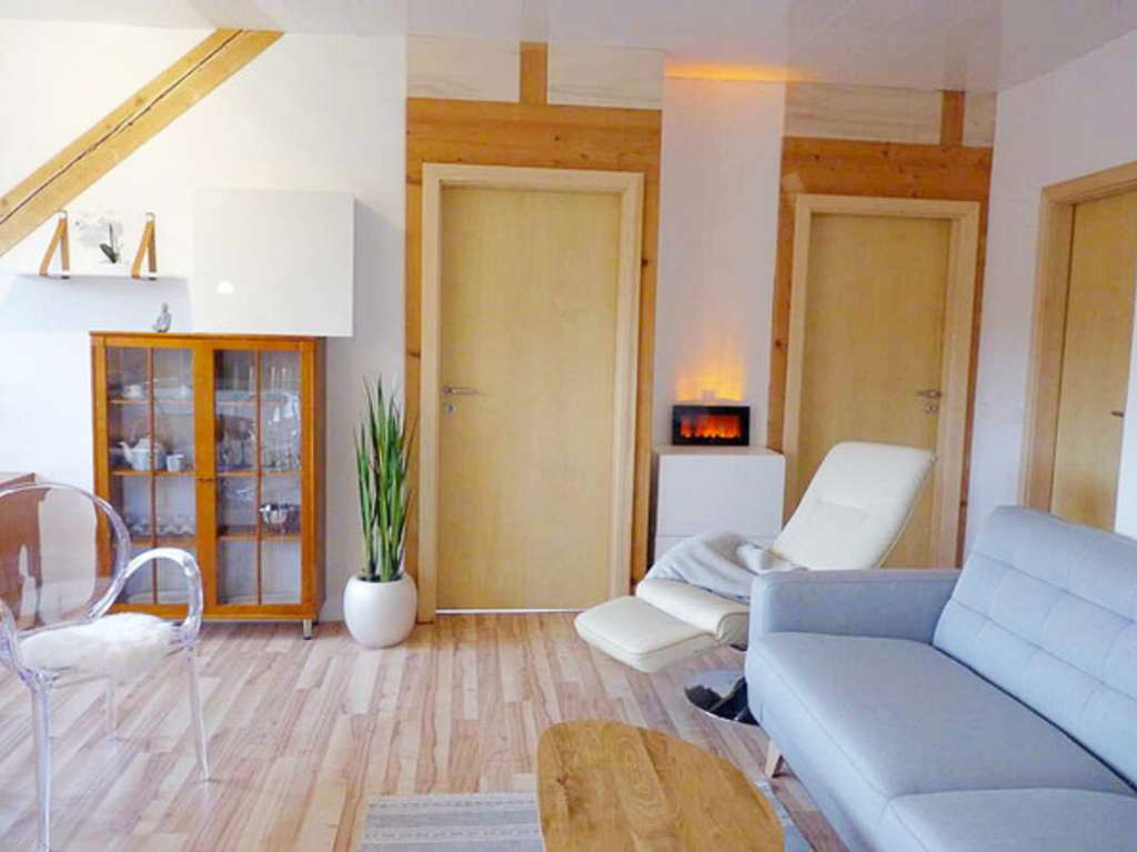 Immobilie in Erlenbach bei Dahn - Wunderschöne Eigentumswohnung mit Blick zur Burg Berwartstein und zum Lindelbrunn - Bild 2