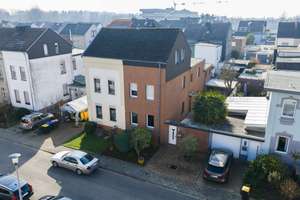Charmante Doppelhaushälfte mit zwei Wohneinheiten und modernisierter Ausstattung – Die vollständige Adresse der Immobilie erhältst du vom Anbieter., 41065 Hardterbroich-Pesch, Mönchengladbach – Vorschaubild 3