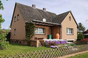 Gestalten Sie ihren Wohntraum: Renovierungsbedürftiges Einfamilienhaus in Feldrandlage – Gifhorn (Kreis) – Vorschaubild 2