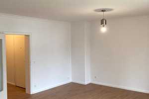 Renovierte 3. Zi.- Wohnung mit schöner Küche und zwei Balkone, ab sofort verfügbar – Urftstraße 111, 41239 Mönchengladbach – Vorschaubild 3