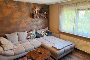 "Familienglück mit Garten - Charmante Doppelhaushälfte in Bad Cannstatt" – Die vollständige Adresse der Immobilie erhältst du vom Anbieter., 70376 Hallschlag, Stuttgart – Vorschaubild 3